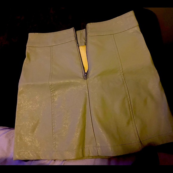 Mini skirt - Picture 1 of 2